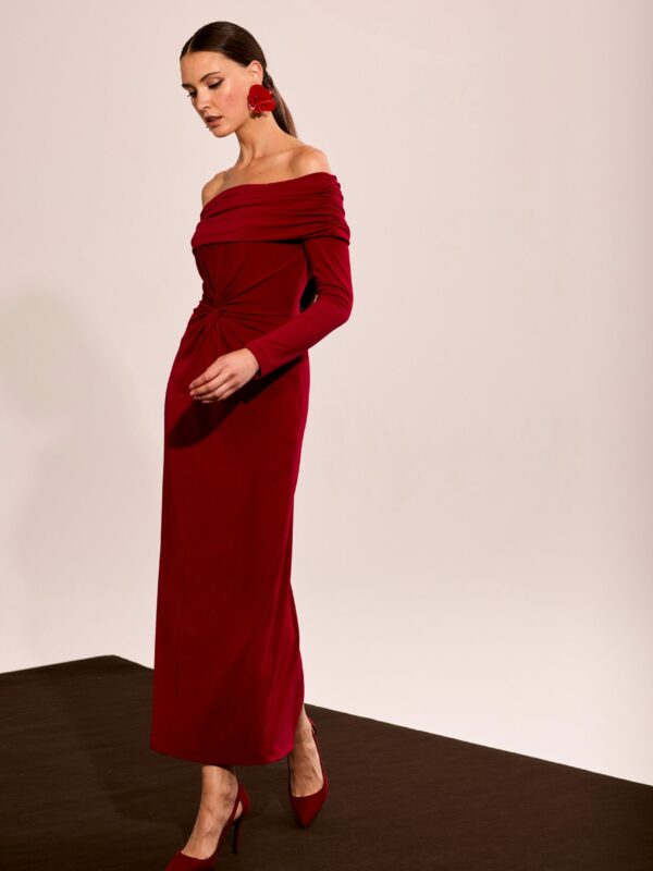Vestido CARLA RUIZ en color grana