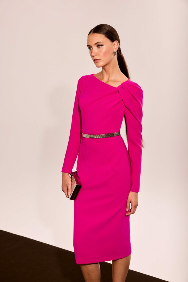 Vestido CARLA RUIZ en color verde (Colección AW26) - Imagen 2